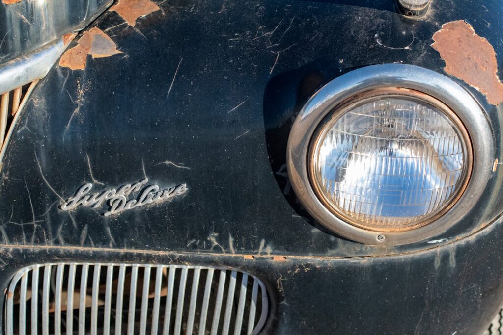 Free Round Headlight of Old-fashioned Car Stock Photo